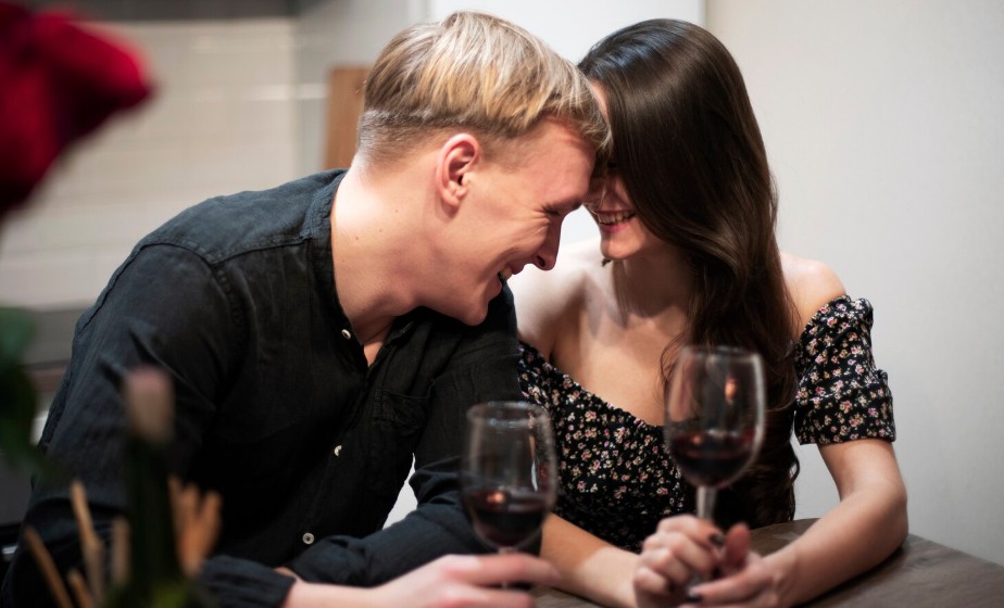 Cómo vestirse para seducir a un hombre sin perder tu estilo